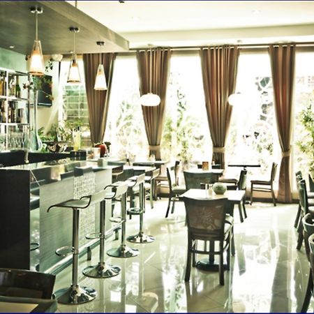 Avitel Hotel Makati City Extérieur photo
