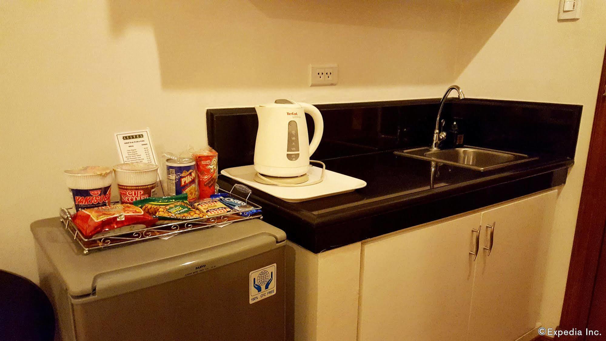Avitel Hotel Makati City Extérieur photo