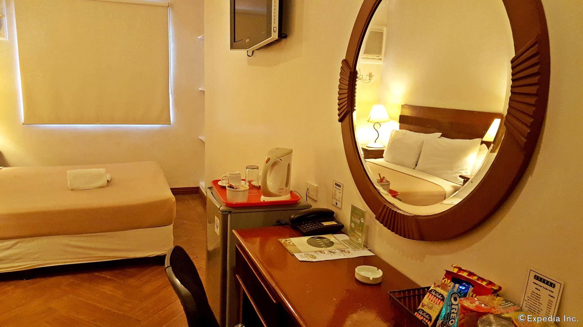 Avitel Hotel Makati City Extérieur photo