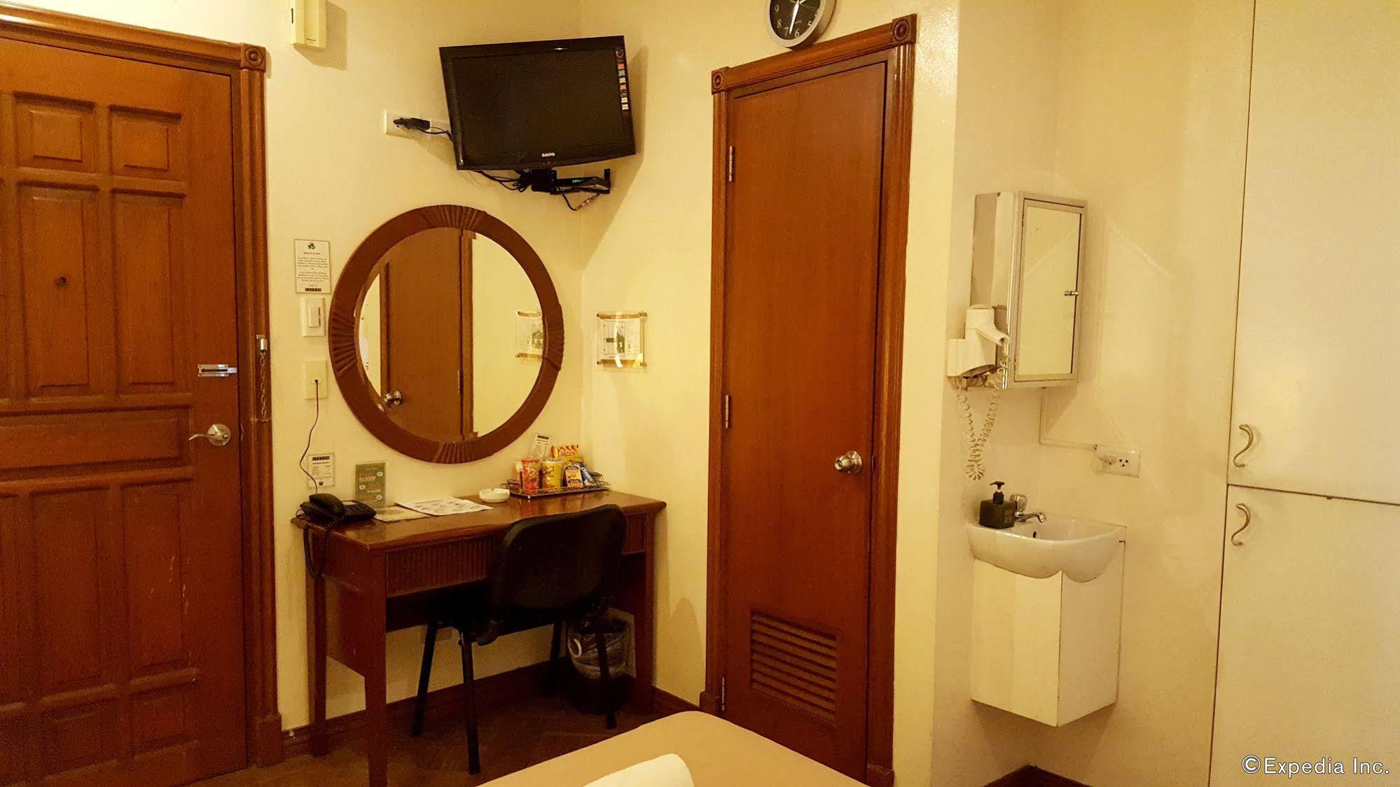 Avitel Hotel Makati City Extérieur photo