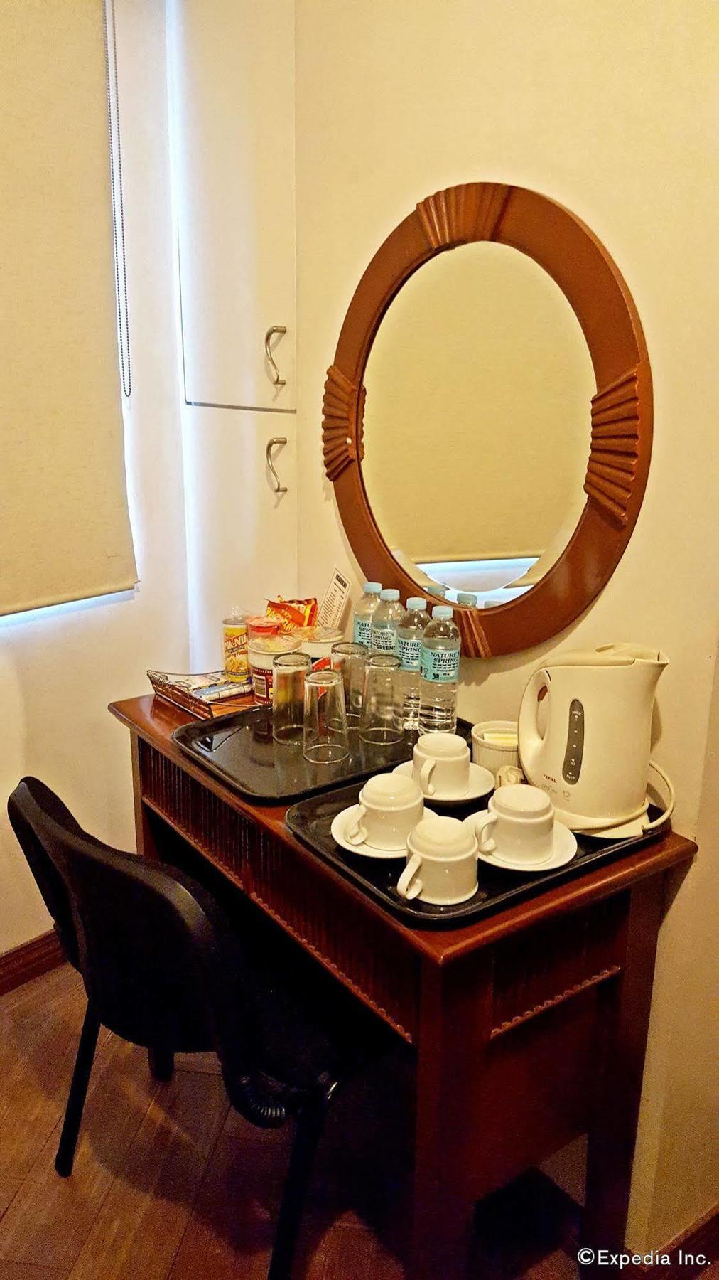 Avitel Hotel Makati City Extérieur photo