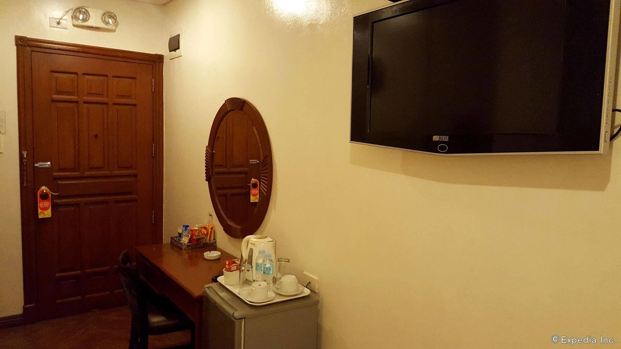 Avitel Hotel Makati City Extérieur photo