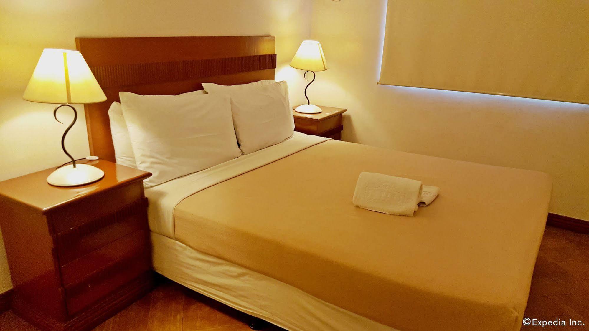 Avitel Hotel Makati City Extérieur photo