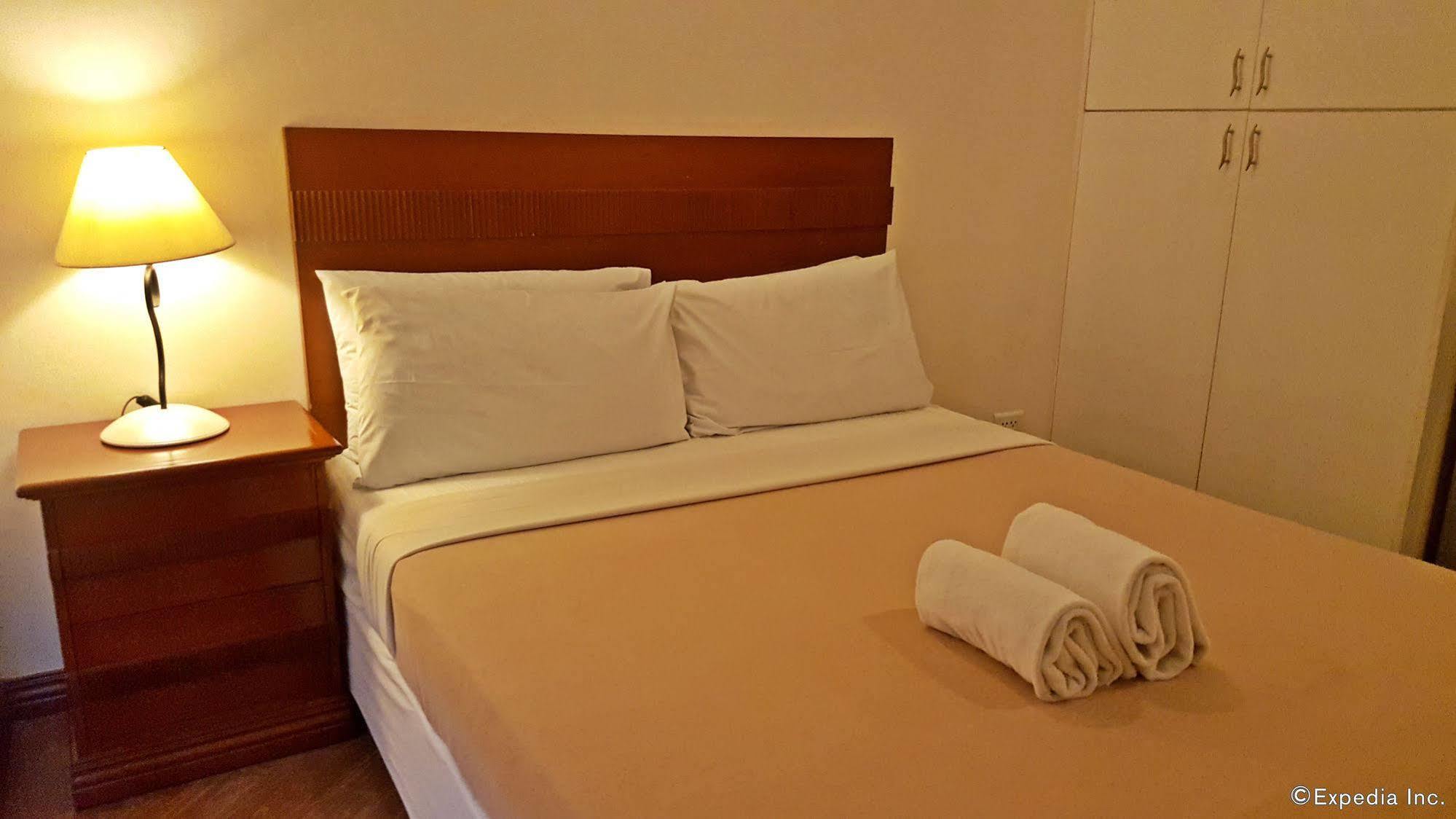 Avitel Hotel Makati City Extérieur photo