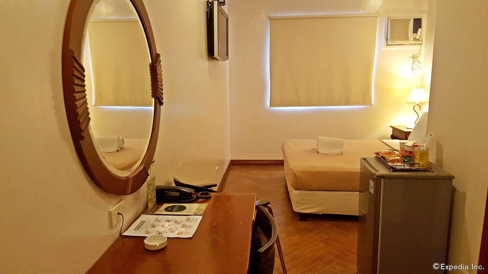 Avitel Hotel Makati City Extérieur photo